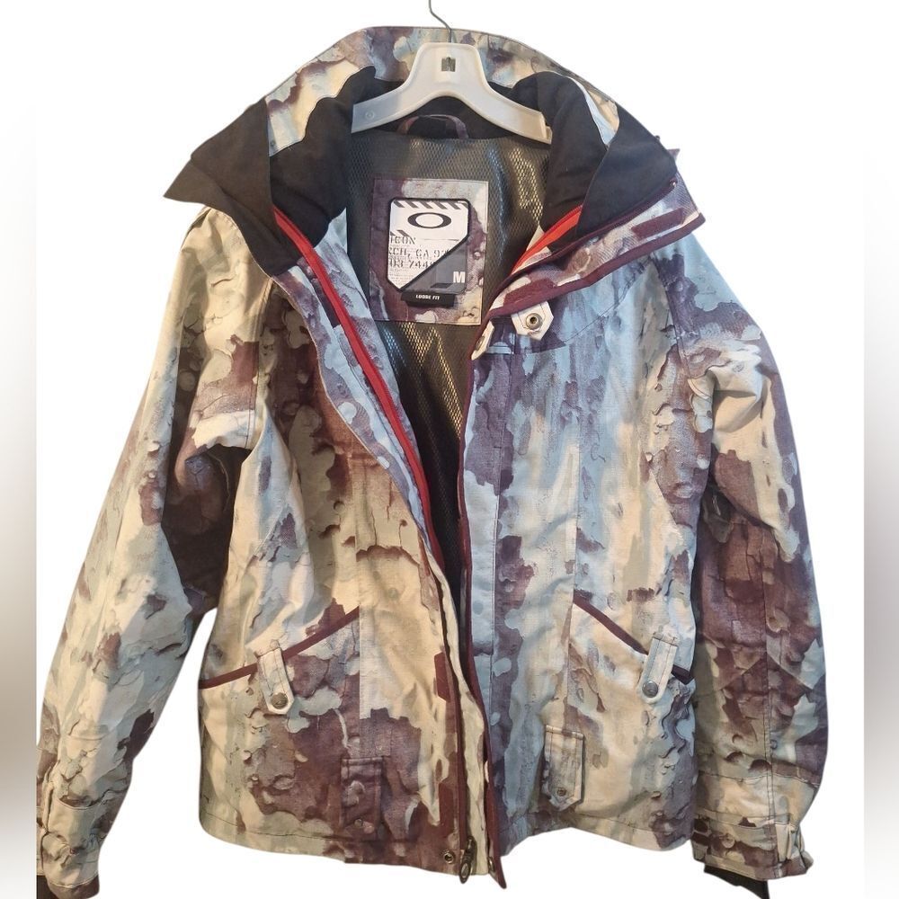 Oakley womens ski snowboard  winter loose fit jacket size M